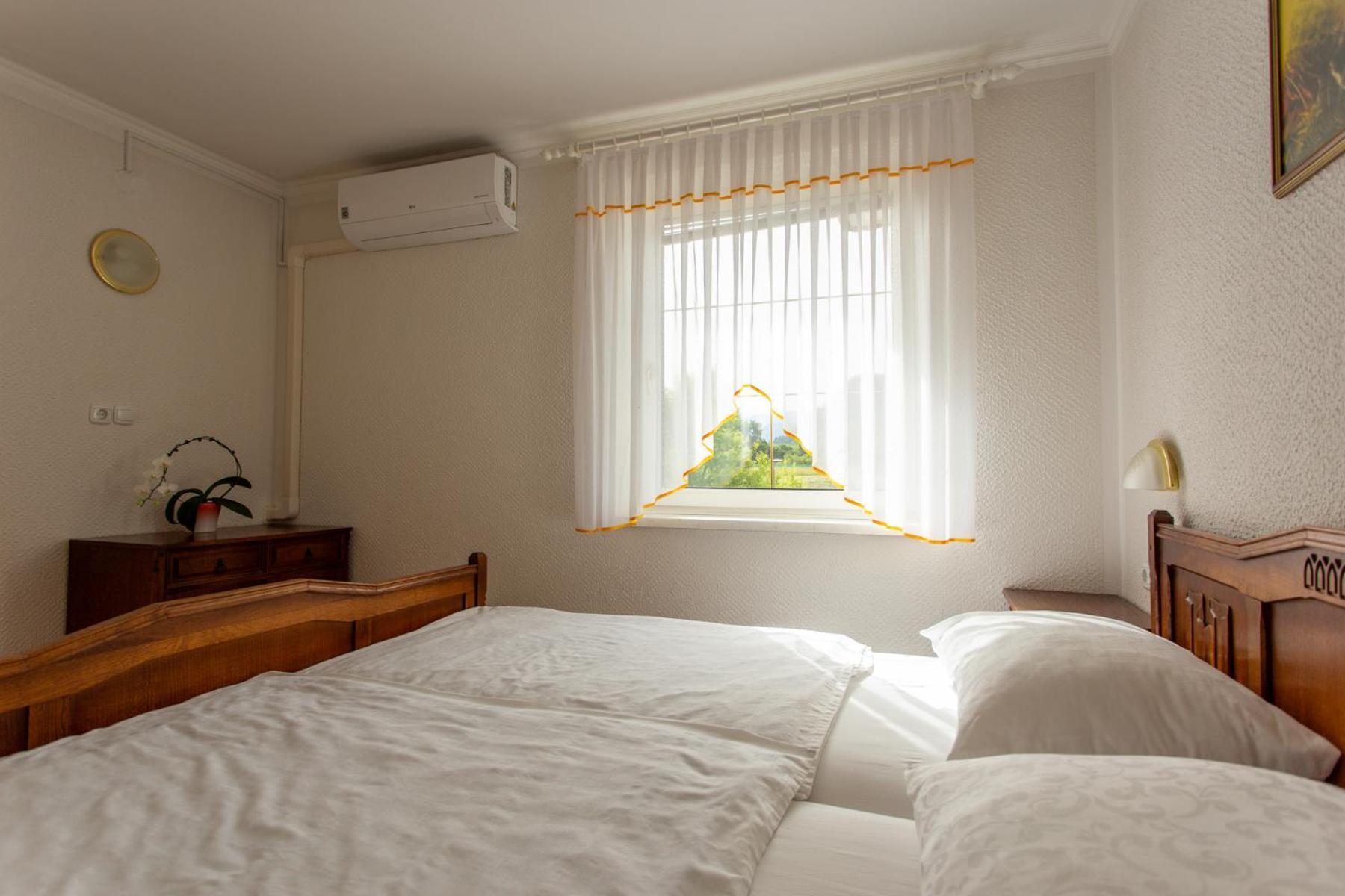 Gostisce Pri Dveh Petelinih Hotel Bled Room photo