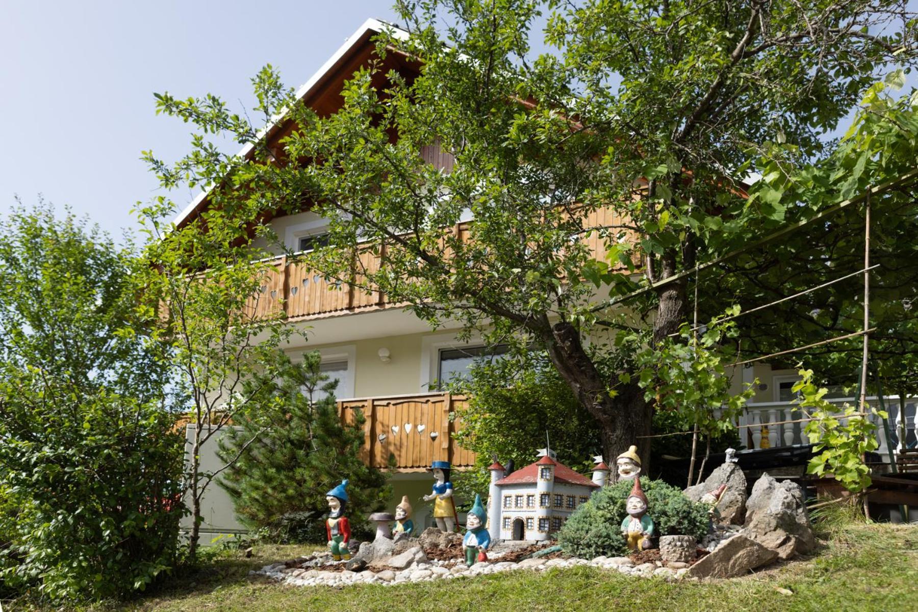Gostisce Pri Dveh Petelinih Hotel Bled Exterior photo