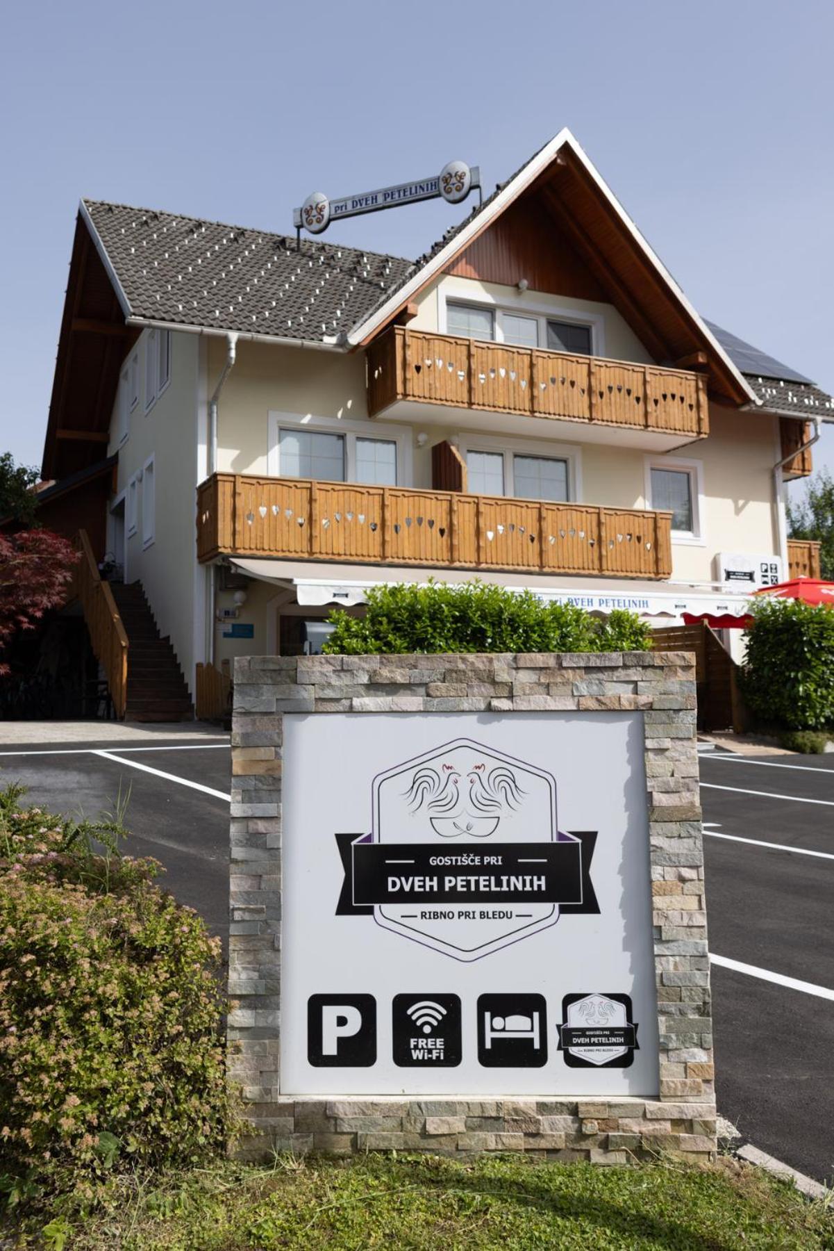Gostisce Pri Dveh Petelinih Hotel Bled Exterior photo